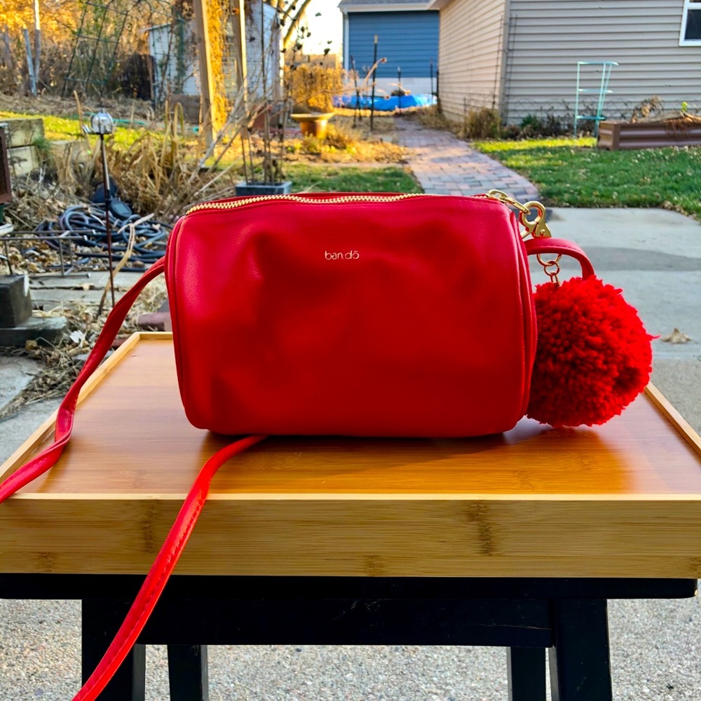 BAN.DO red cylinder bag